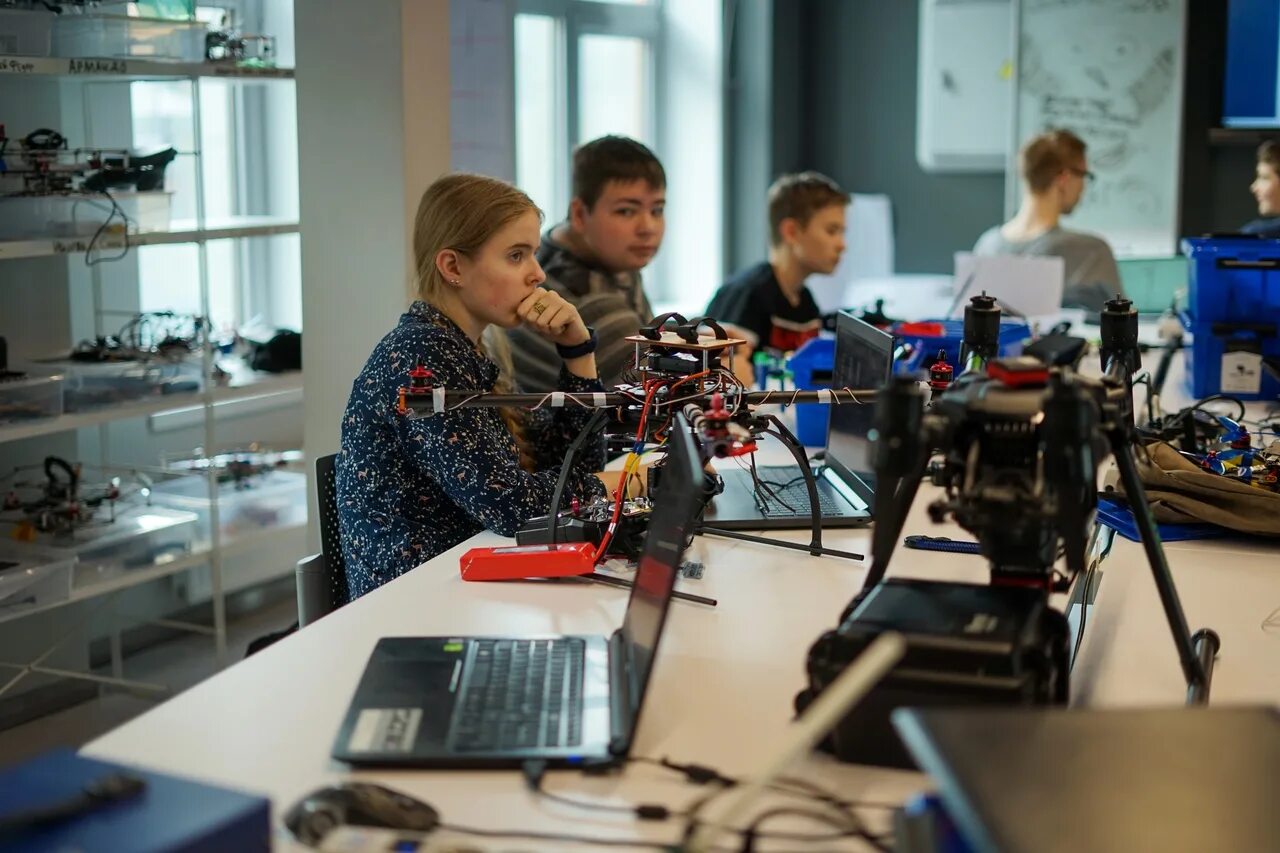 Технопарк кванториум калининград. Кванториум города. Калининград кванториум гайдара. Кванториум города. Технопарк кванториум череповец.