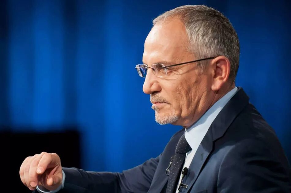 Бернд шустер. Футболист schuster в барселоне. Савик шустер. Shuster логотип компании. Шустер бернд реал мадрид.