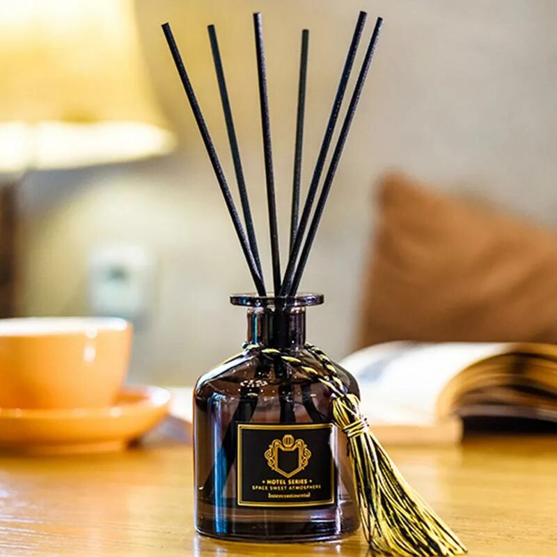 Esteban аромадиффузор праздничная хвоя 100 мл. Диффузор divine aroma home diffuser. Палочки для диффузора. Диффузор reed diffuser. Диффузор для аромамасел.