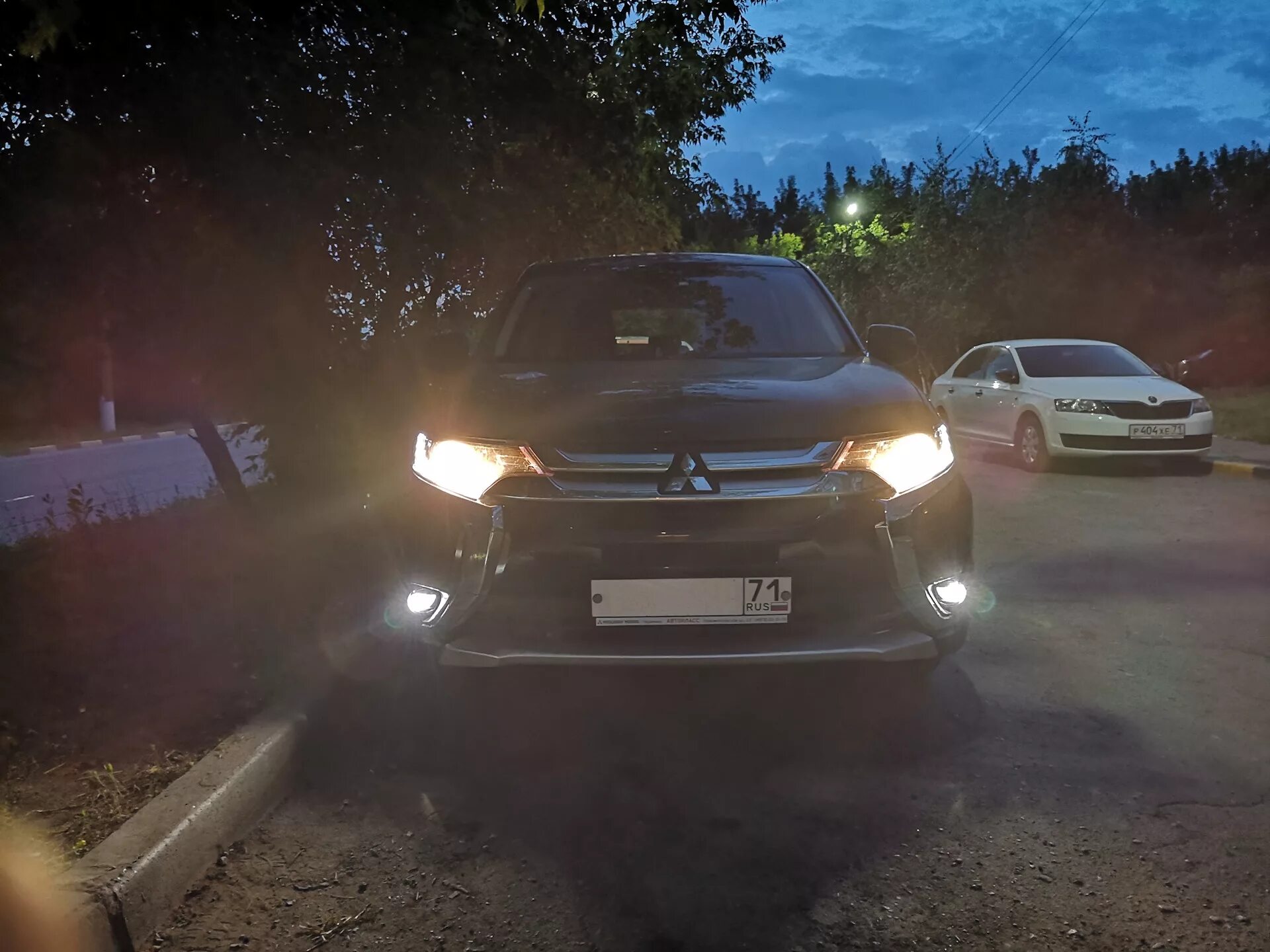 Mitsubishi outlander птф. Led ПТФ Mitsubishi Outlander-2. Led ПТФ Outlander 3. Mitsubishi Outlander светодиодные ПТФ. Фара Митсубиси Аутлендер 3.