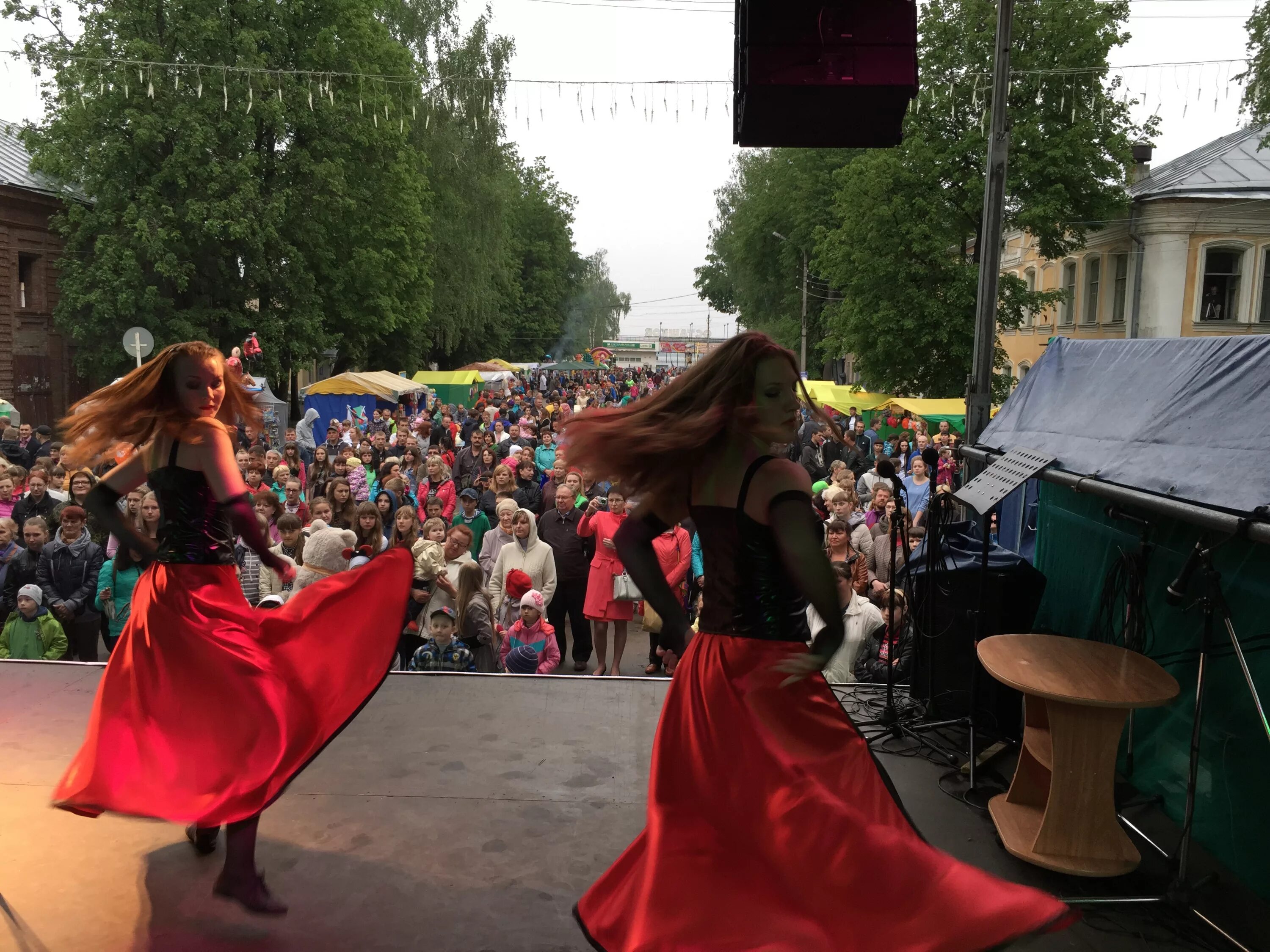 День города осташков. День города осташков. Открытие памятника. Осташков день города 2021. Осташков площадь свободы.
