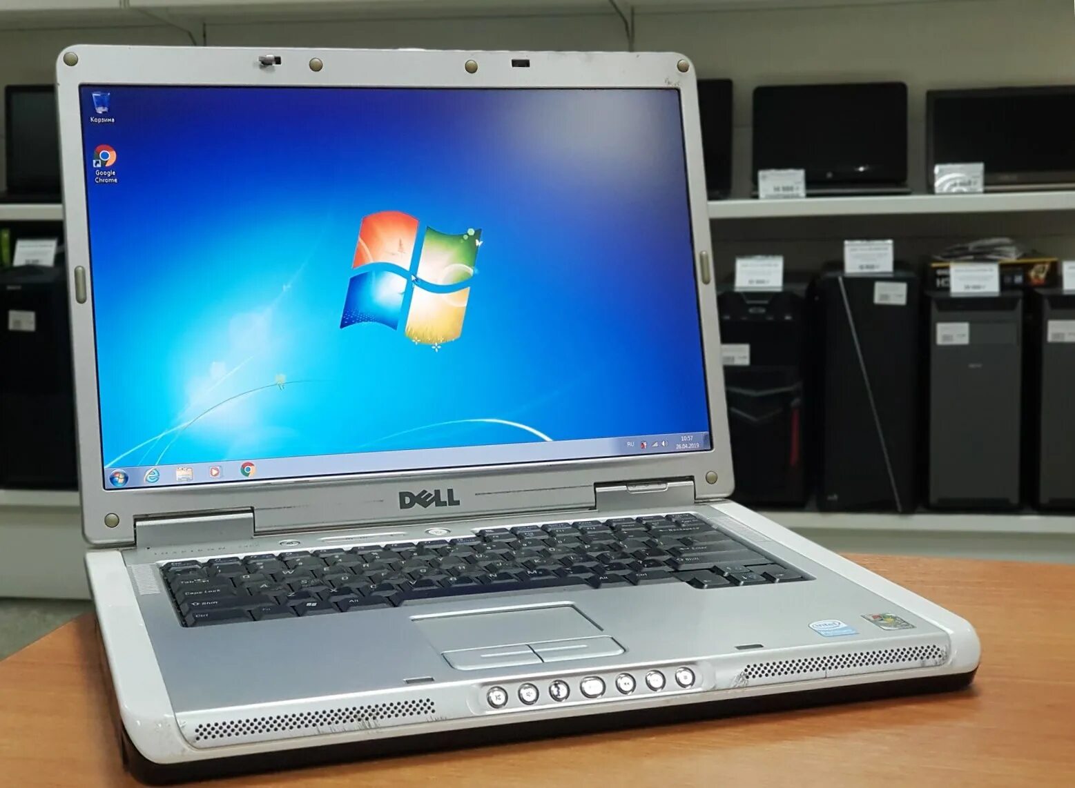 Авито купить ноутбук б у. Ноутбук Inspiron 6400. Ноутбука dell 6400. Dell ноутбук с 2 ГБ ОЗУ. Dell Intel Pentium 4 GB Ram Notebook.