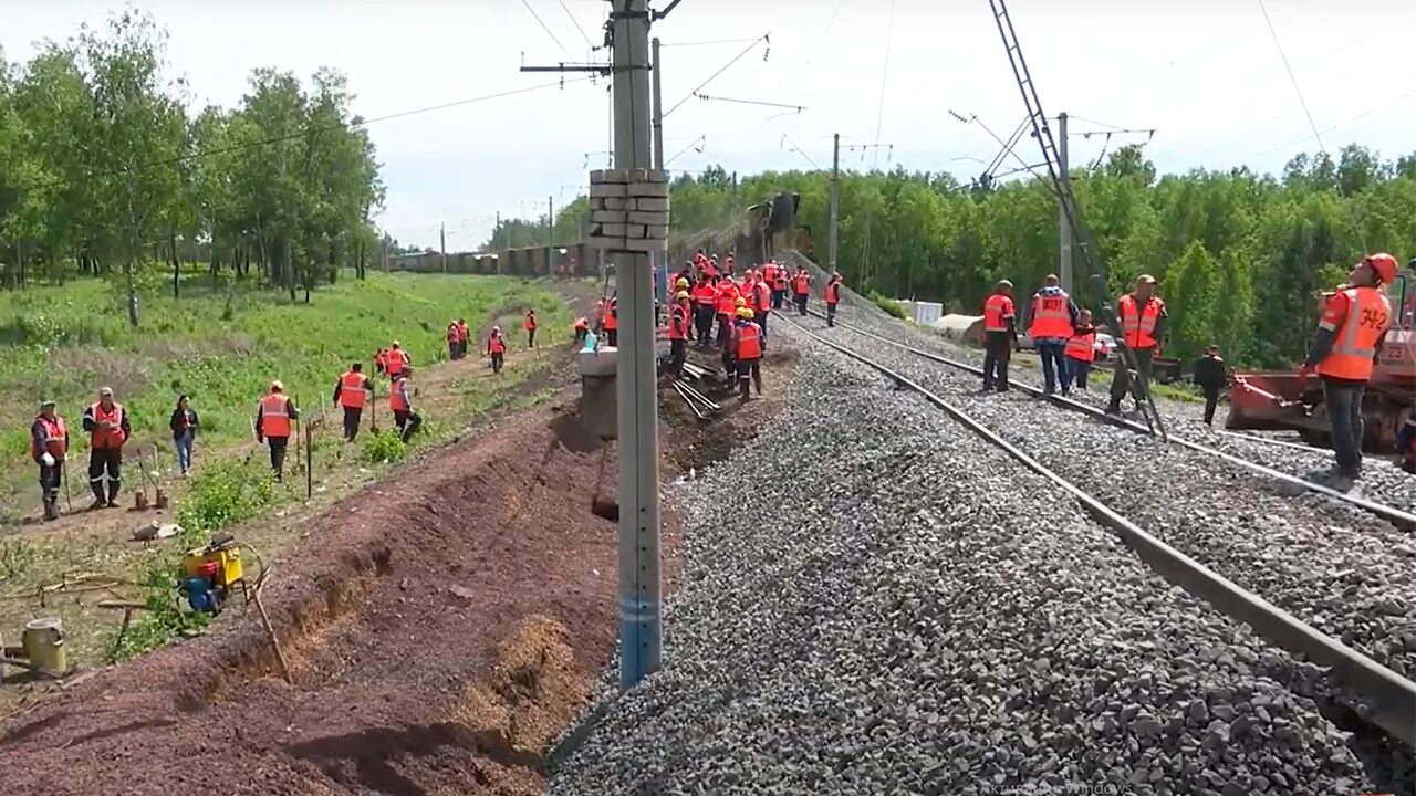 Движение поездов восстановлено. Железная дорога Красноярск-Ачинск. Станция Ачинск 2. Красноярская железная дорога Ачинск. Ачинск 2 Красноярская ЖД.