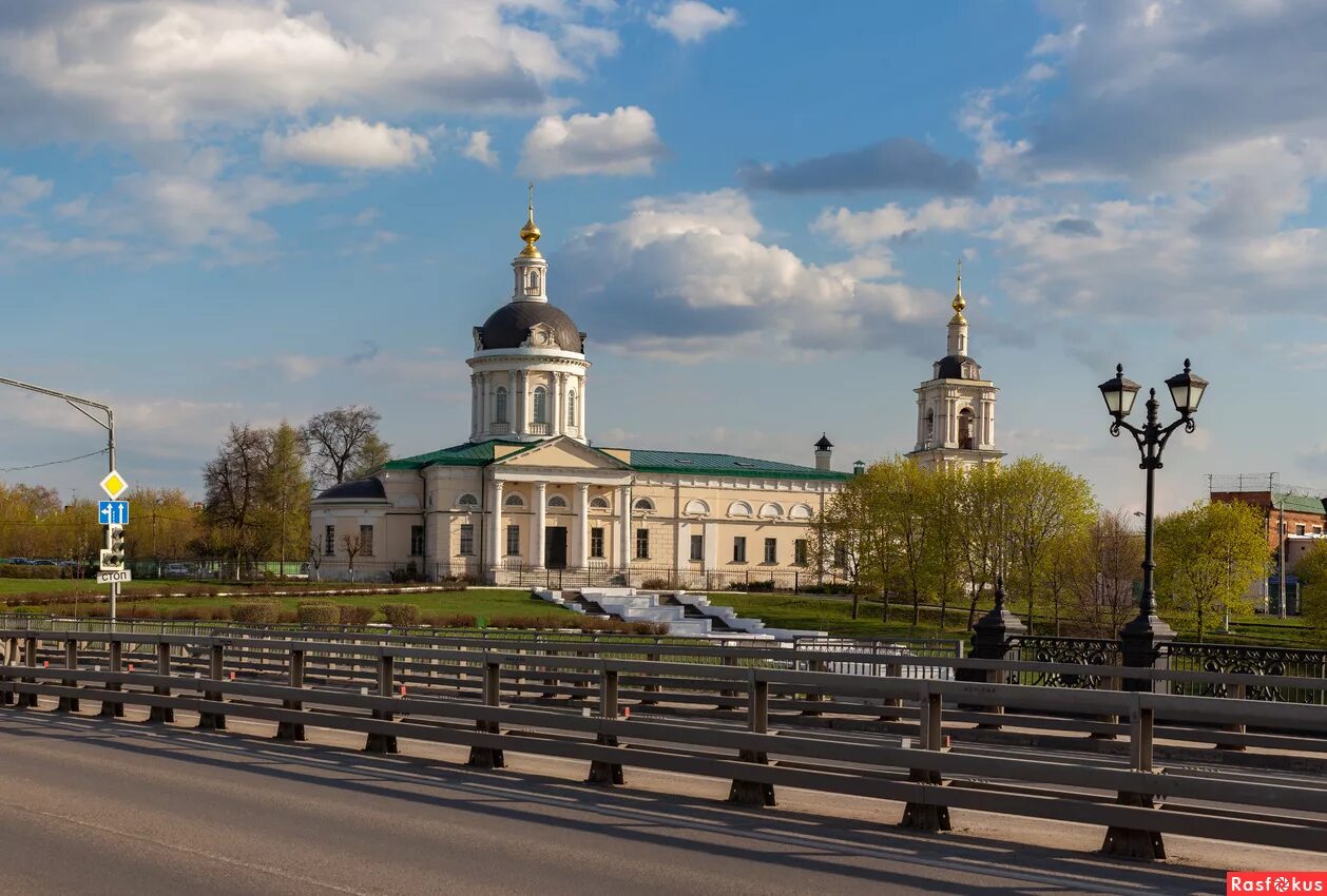 храм архангела михаила г. церковь михаила архангела коломна. храм михаила архангела коломна пределы. михайло-архангельский храм коломна. коломна набережная архангела михаила.