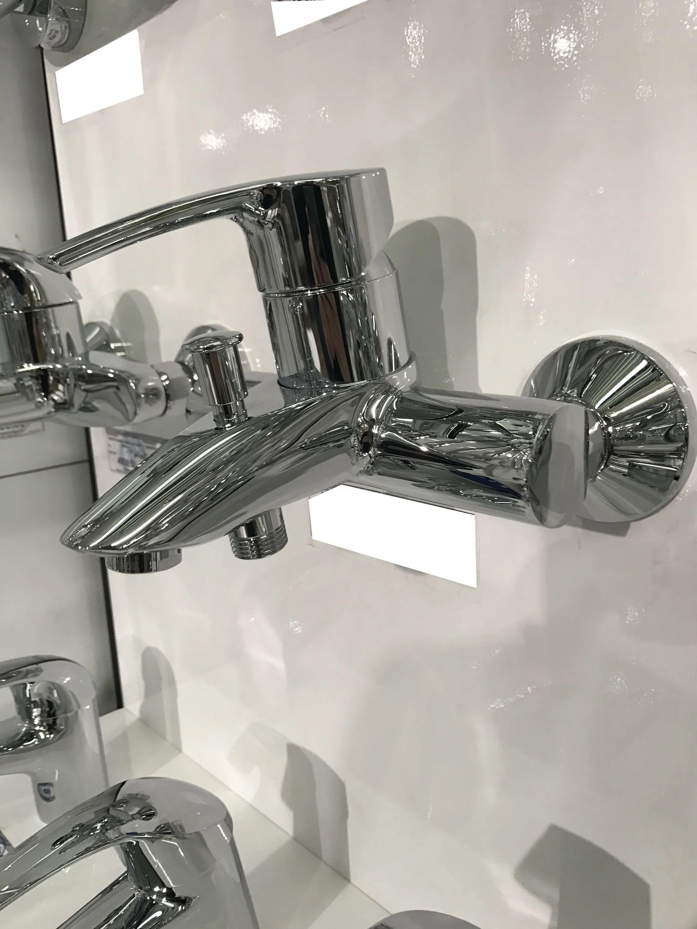 Grohe 33591002. 33553000 Grohe Europlus смеситель для ванны. Смеситель для ванны Grohe 6919. Смеситель Grohe Eurostyle для ванной. Рейтинг лучших смесителей для ванной