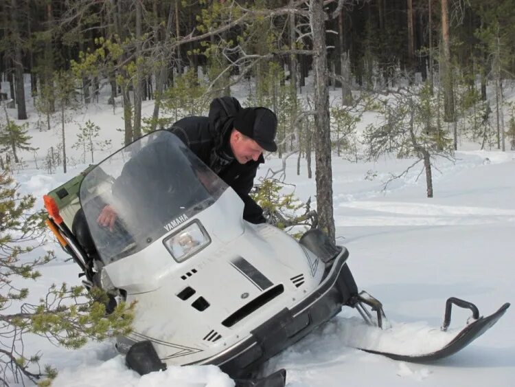 Www snowmobile ru. Снегоходная техника для охоты и рыбалки. Буран в пухляке. Снежик в пухляке. Пухляка в Кировск на снежиках.