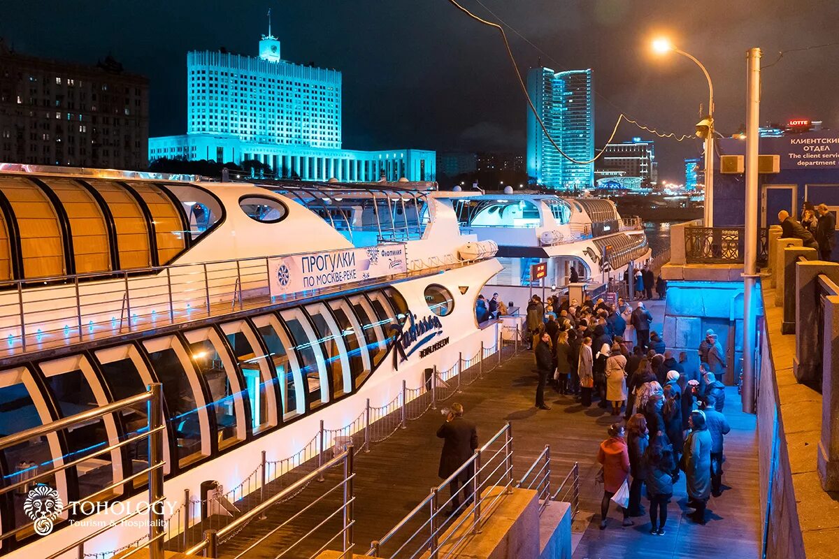 Флотилия рэдиссон ройал, москва, набережная тараса шевченко. Флотилия рэдиссон ройал, москва, набережная тараса шевченко. Набережная тараса шевченко причал гостиница украина. Яхта-ресторан рэдиссон ройал. Причал флотилии «рэдисон ройал».