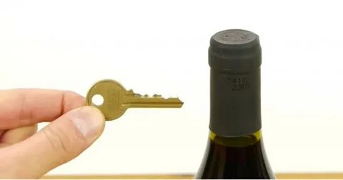 Как открыть пробку без штопора шампанское