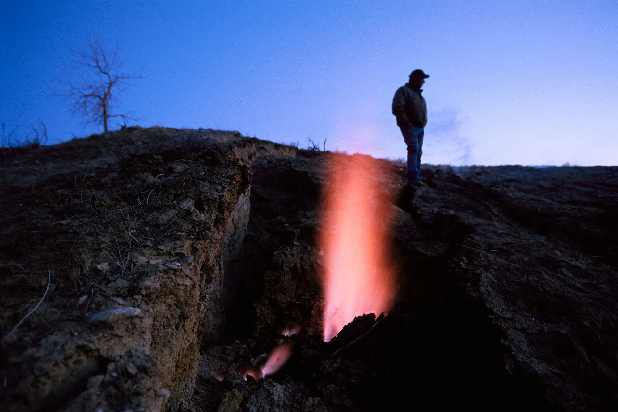 Ворота в ад туркменистан из космоса. Почвенно торфяные пожары. Подземный торфяной лесной пожар. Подземный пожар это. Подземные вулканы.
