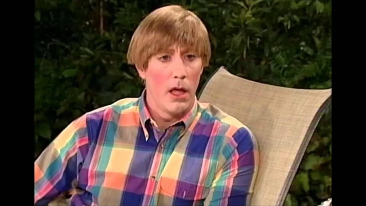 Стюарт спросите персонажей взрослый. Look what you made me do телефон. Look what i can do. Тейлор свифт look what you made me do. Сладкий шрифт.