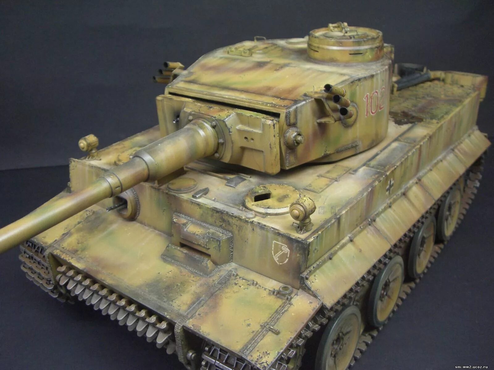 Красный тигр 1. Тигр 1 1:16. Tiger 1 пушка. Heng long Tiger 1/6. Пушка танка тигр 1.