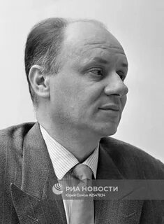 Драматург розов