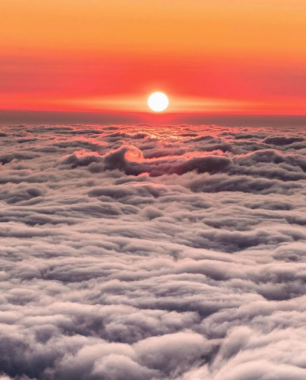 солнце в облаках. рассвет над облаками. небо обои. небо солнце облака. небо солнце облака.