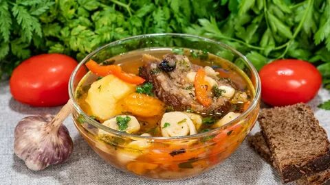 Мясо с овощами и бульоном