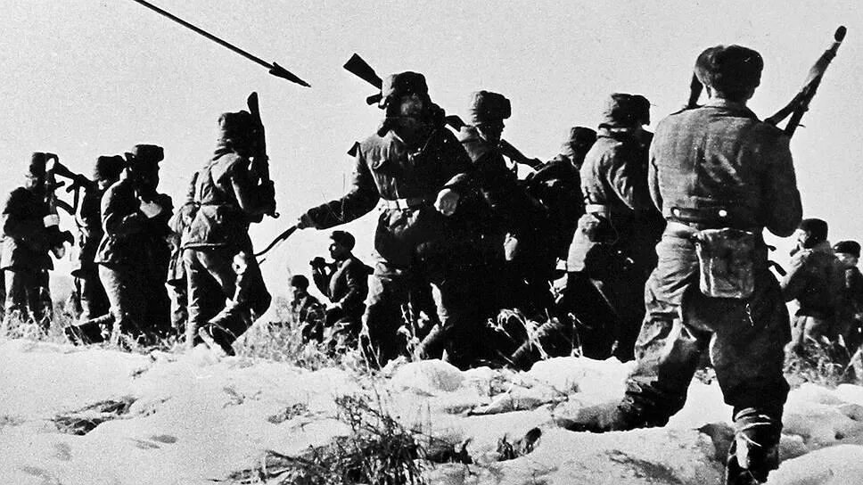 Пограничный конфликт на острове даманский 1969. Даманский остров дальний восток. Полуостров даманский конфликт 1969. Пограничный конфликт на острове даманский 1969. Бой пограничников с китайцами на острове даманском в 1969.