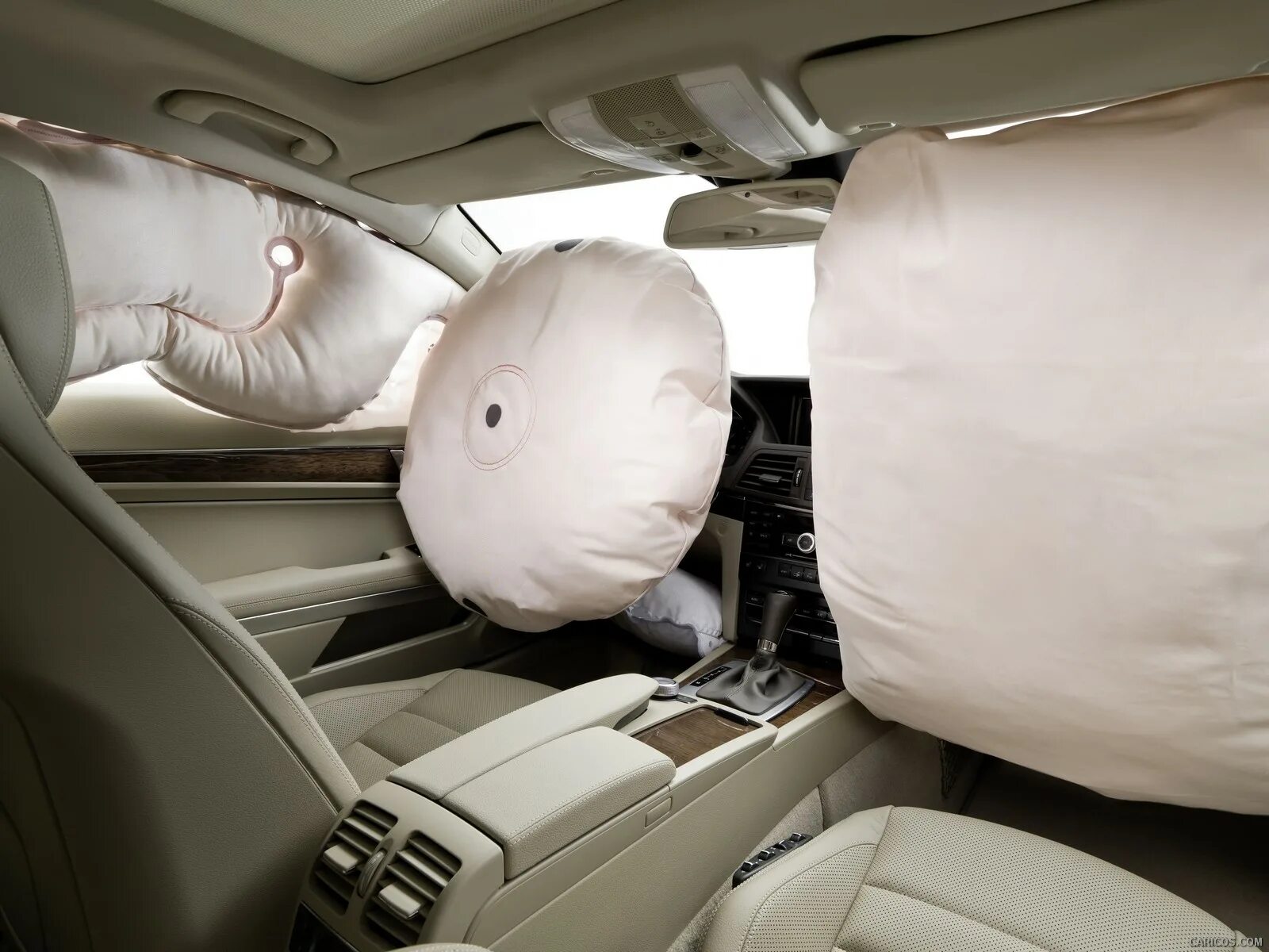 Правой подушки безопасности. Мерседес SRS airbag. SRS airbag Лексус 2010. Подушки безопасности у Мерседес Бенц. Подушки безопасности Мерседес гл 166.