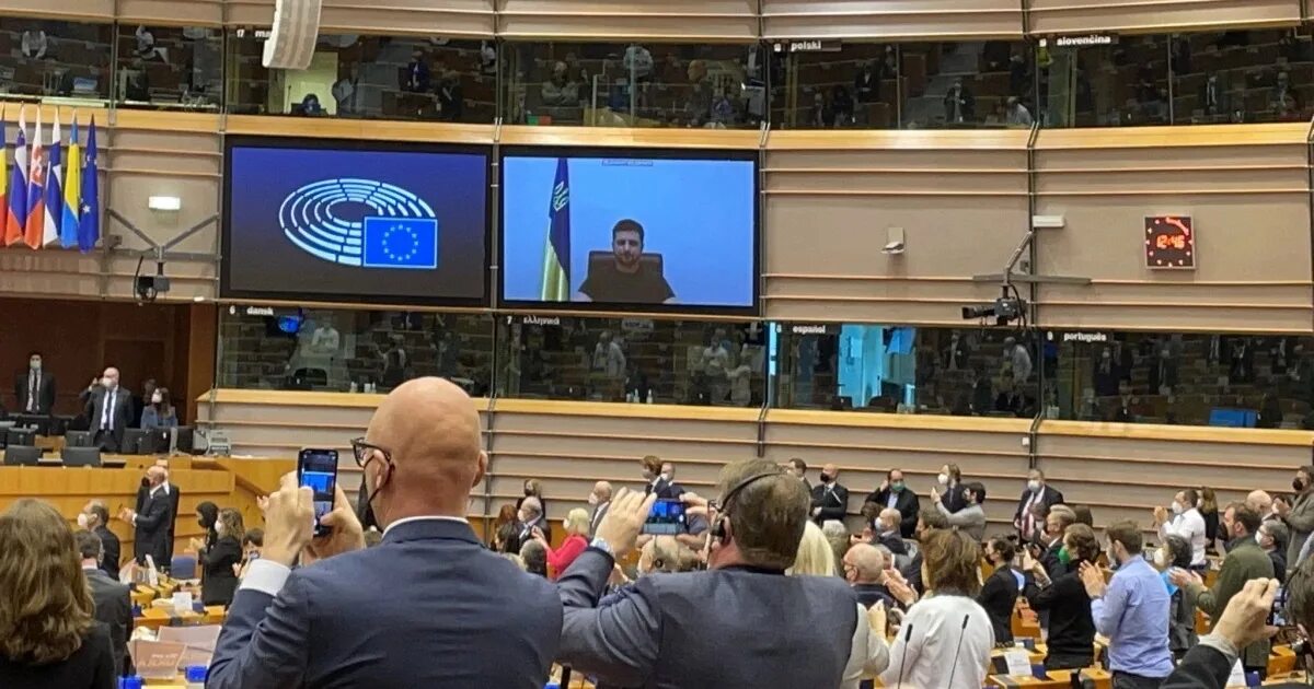 Выступление в европарламенте. Выступление в европарламенте