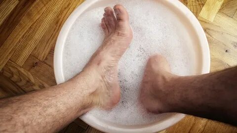 К чему снится мыть ноги водой