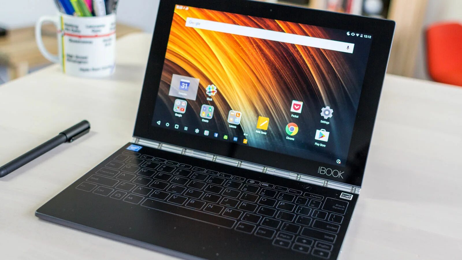 Ноутбуки yoga book. Lenovo yoga 2 white. lenovo yoga 2 white photo. lenovo yoga не-к606а. драйвера леново йога.