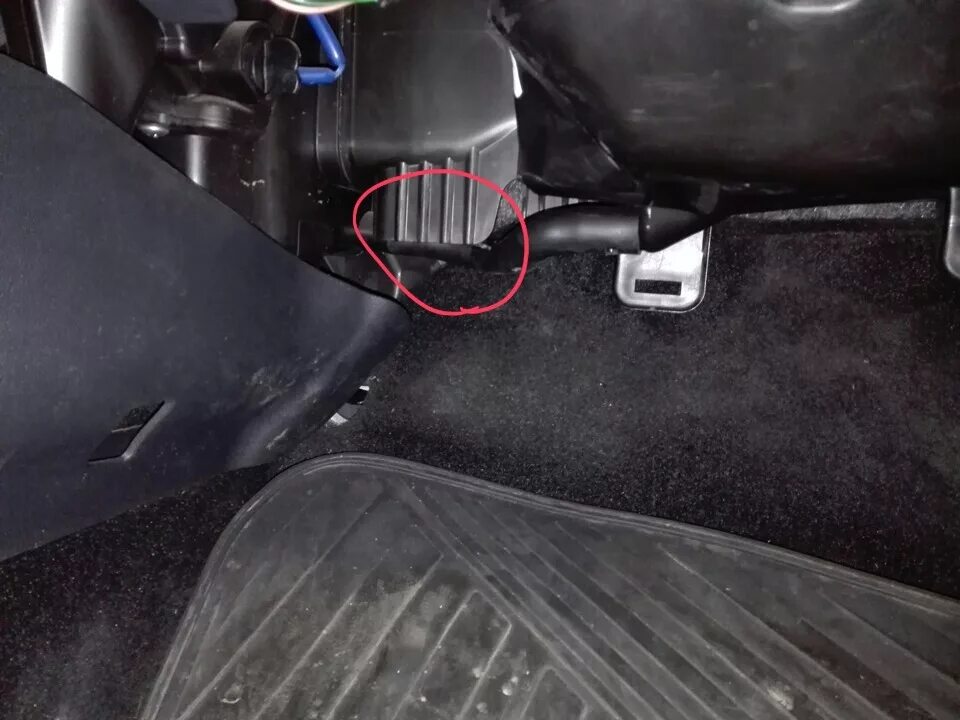Вентилятор печки работает только на 4. Резистор отопителя hyundai hd78. i30 резистор вентилятора отопителя. hyundai i30 2010 печка не дует. хендай солярис печка дует только на 4 скорости.