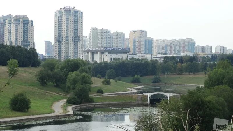 Олимпийский проспект олимпийская деревня. Парк олимпийской деревни Мичуринский проспект. Парк Котловка Москва. Котловка район Москвы. Олимпийская деревня Очаково парк.