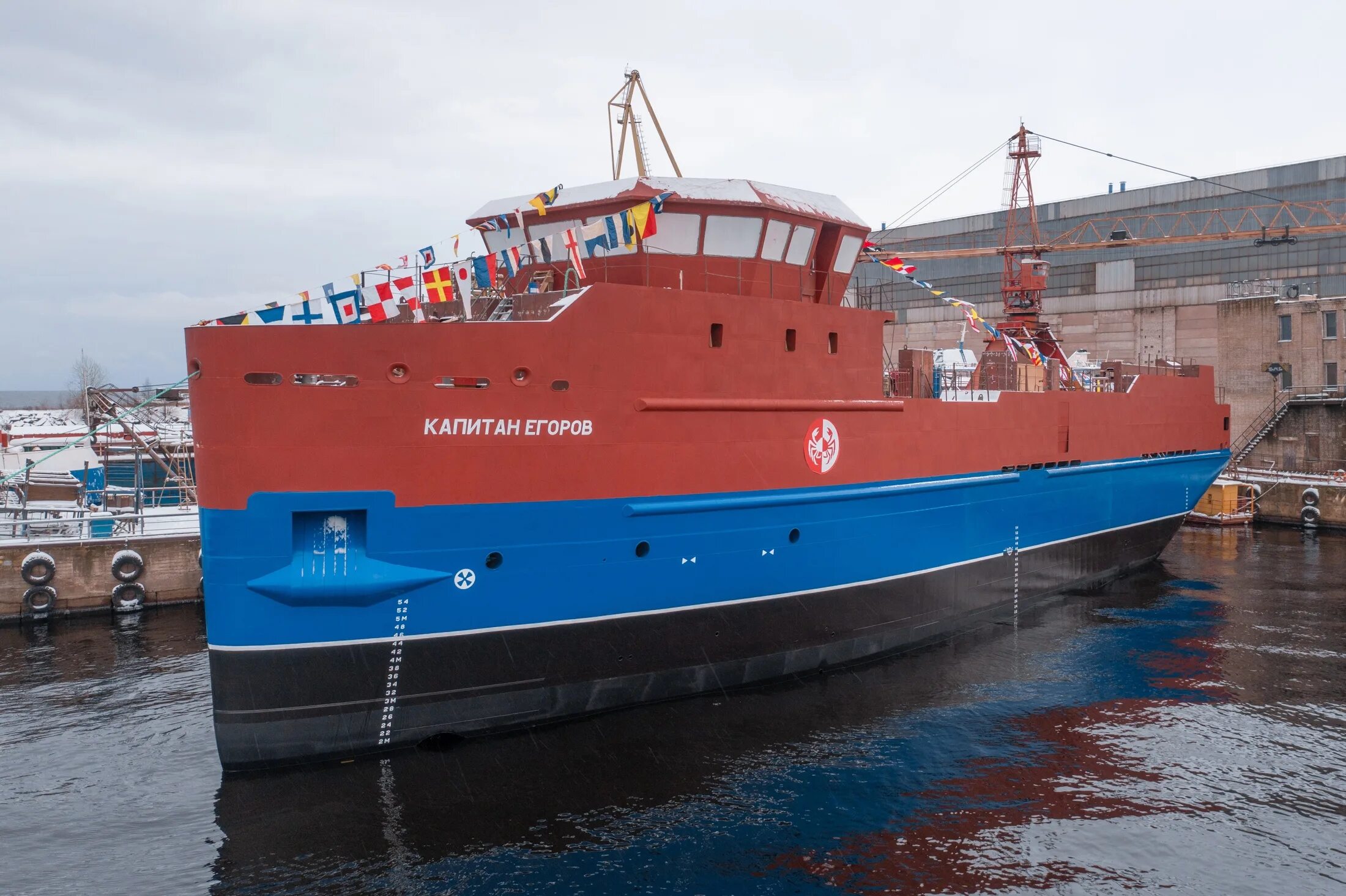 Судно краб. Проект 03070 краболов. Дальневосточная верфь подъяпольск. Бункеровщик новороссийск судно. Краболовное судно damen 5712.