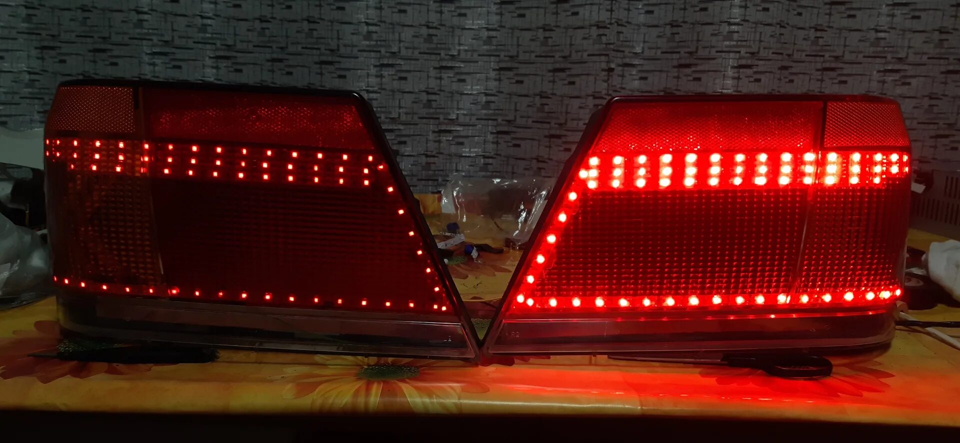 Задние фонари ваз 2115 светодиодные. Тюнингованные задние фонари ваз 2115. Задние круглые фонари ваз 2115. Задние фонари 2115 тюнинг. Фонари ваз 2115.