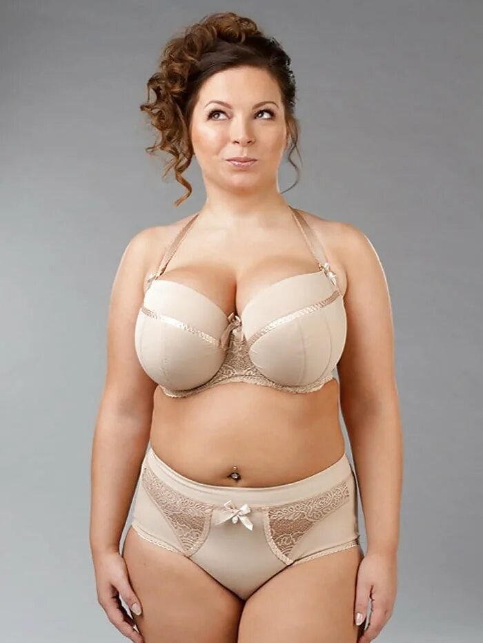 пухленькая в лифчике. пухленькая в лифчике. нижнее женское белье dea fiori. пухленькая в лифчике. мария бодосова в нижнем белье.