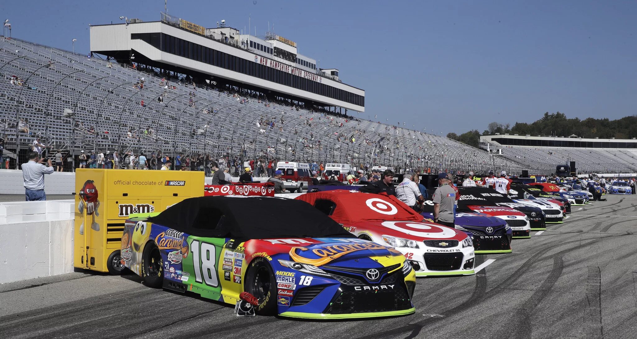 Наскар. Гоночные машины наскар. Трибуны наскар. Daytona 500.