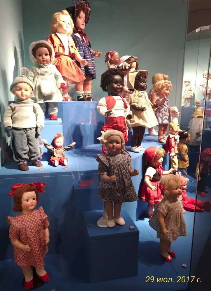 Игрушки 1950 годов. Игрушки 1950 годов. Клеопатра сморгон кукла. Старые советские резиновые игрушки. Старые резиновые игрушки.