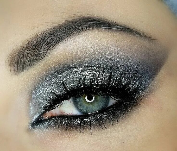 Макияж под серые глаза Classic Bombshell smokey eye, Jaclyn Hill on YouTube Grey eye makeup, Bridal smo