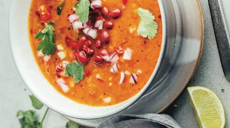 Раз в сутки суп в желудке ссср. Первые блюда фото рамен. Суп следуй. Суп фото. Куриный суп.