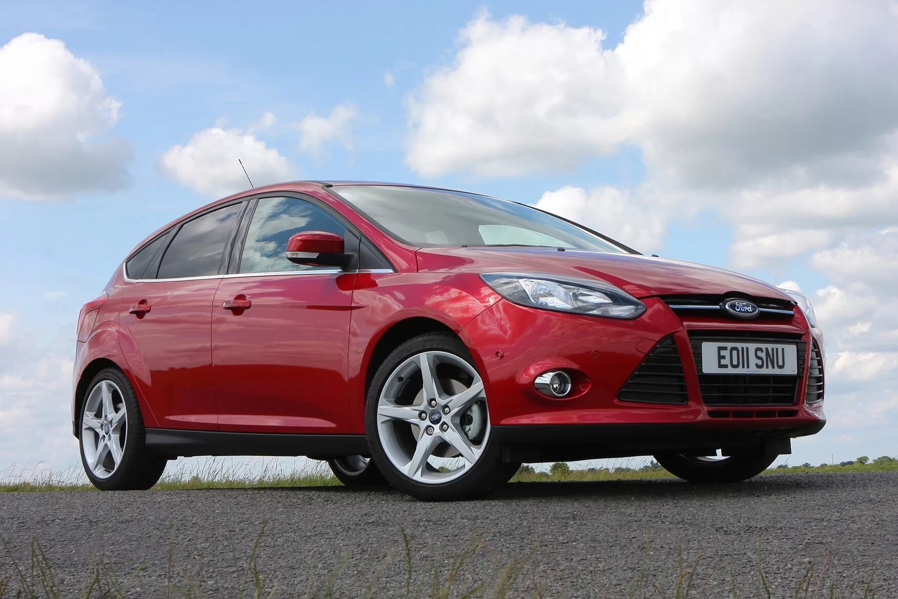 Форд фокус 3 фреон. Ford Focus 3. Ford Focus 3 2011. Форд фокус 3 хэтчбек. Ford Focus Hatchback 2011.