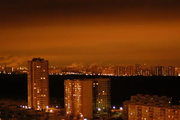 Ясенево место. Ночное Ясенево. Ночной район Москвы Ясенево. Район Ясенево ночь. Ясенево ночью.