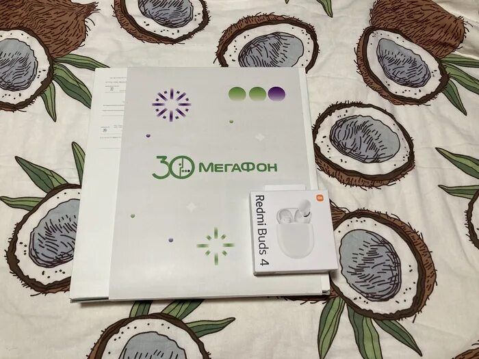 Мегафон 30 отзывы. Мегафон 30 отзывы. Мегафон 30 лет. Смартфоны в салоне мегафон. Мегафон игра в слова.