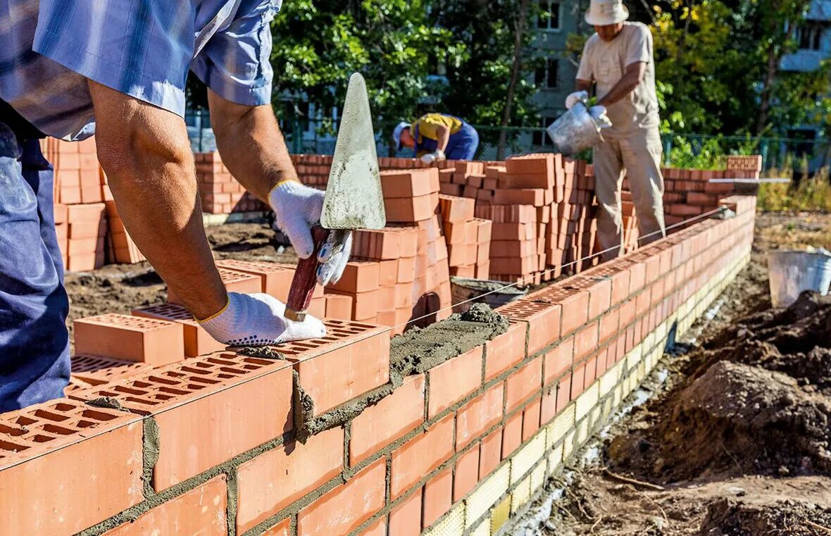 Укладка облицовочного кирпича. Постройки из кирпича. Перемычки стены 2. Укладка кирпича. Кладка кирпича дома.