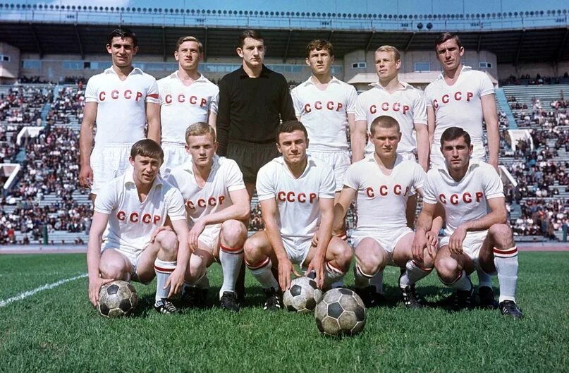 Советская сборная по футболу. Сборная СССР футболу 1969г. Сборная СССР по футболу 1966г состав сборной. Форма сборной СССР по футболу 1966.