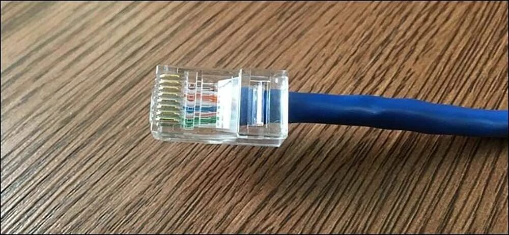 Коннектор витой пары 8 жил. Обжать коннектор rj-45 4 провода. Коннектор витой пары 8 жил. Коннектор rj45 cat6. Витая пара rj45.