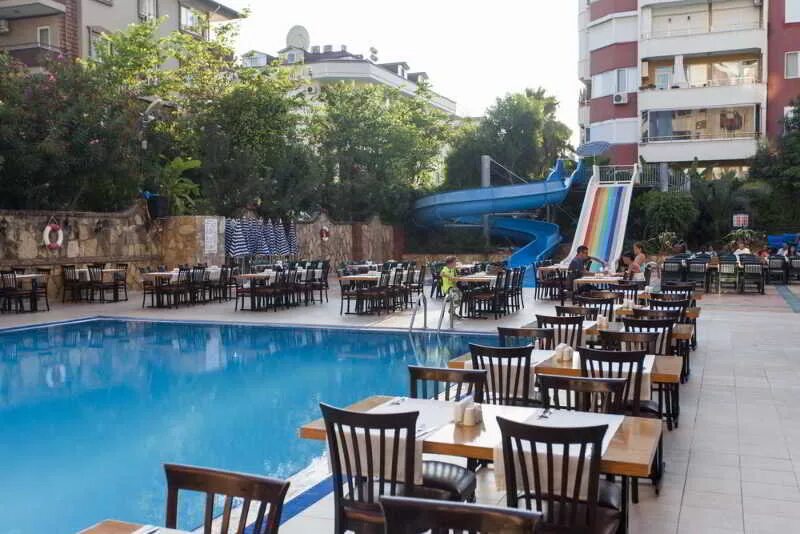 Отель club big blue suite hotel. Отель club big blue suite hotel. Турция алания отель биг блю. Big blue suite. Клуб биг блю сьют отель 4 аланья.