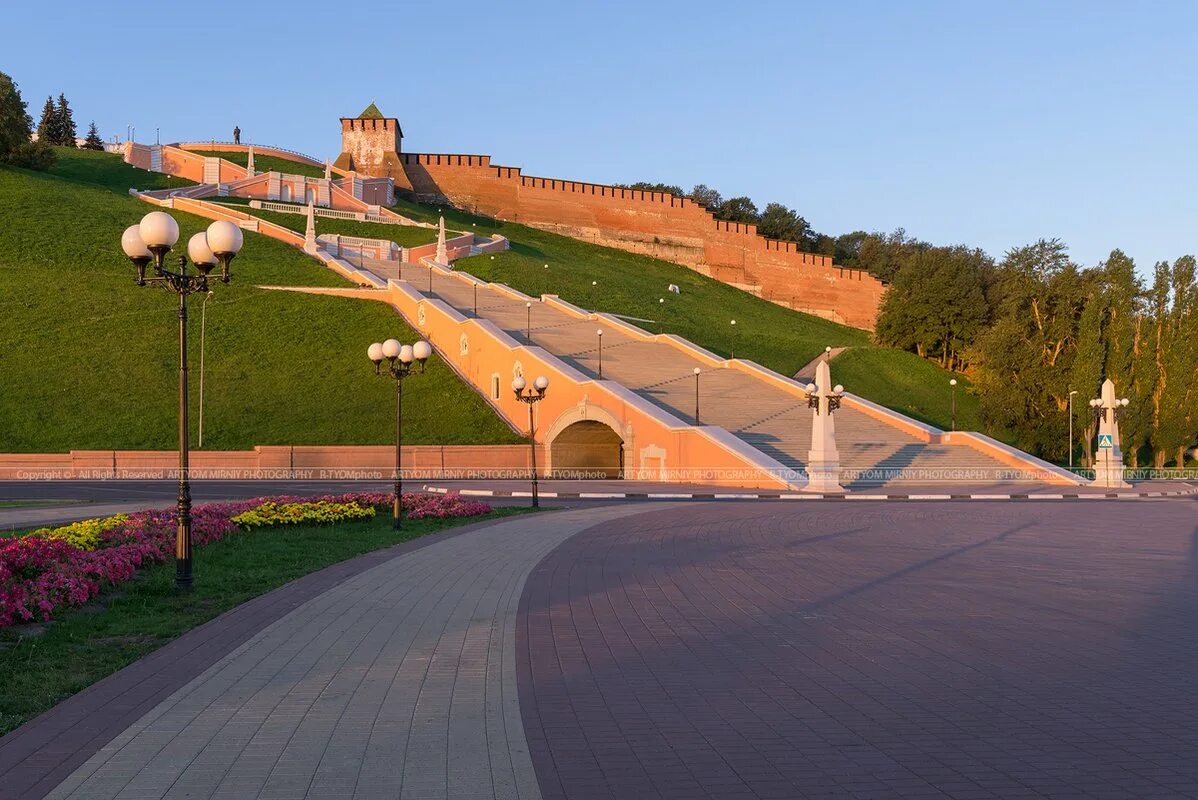 Фото на чкаловской. Чкаловская лестница Нижний Новгород. Нижегородский Кремль Чкаловская лестница. Нижний Новгород Кремль лестница Чкалова. Чкаловская лестница набережная.