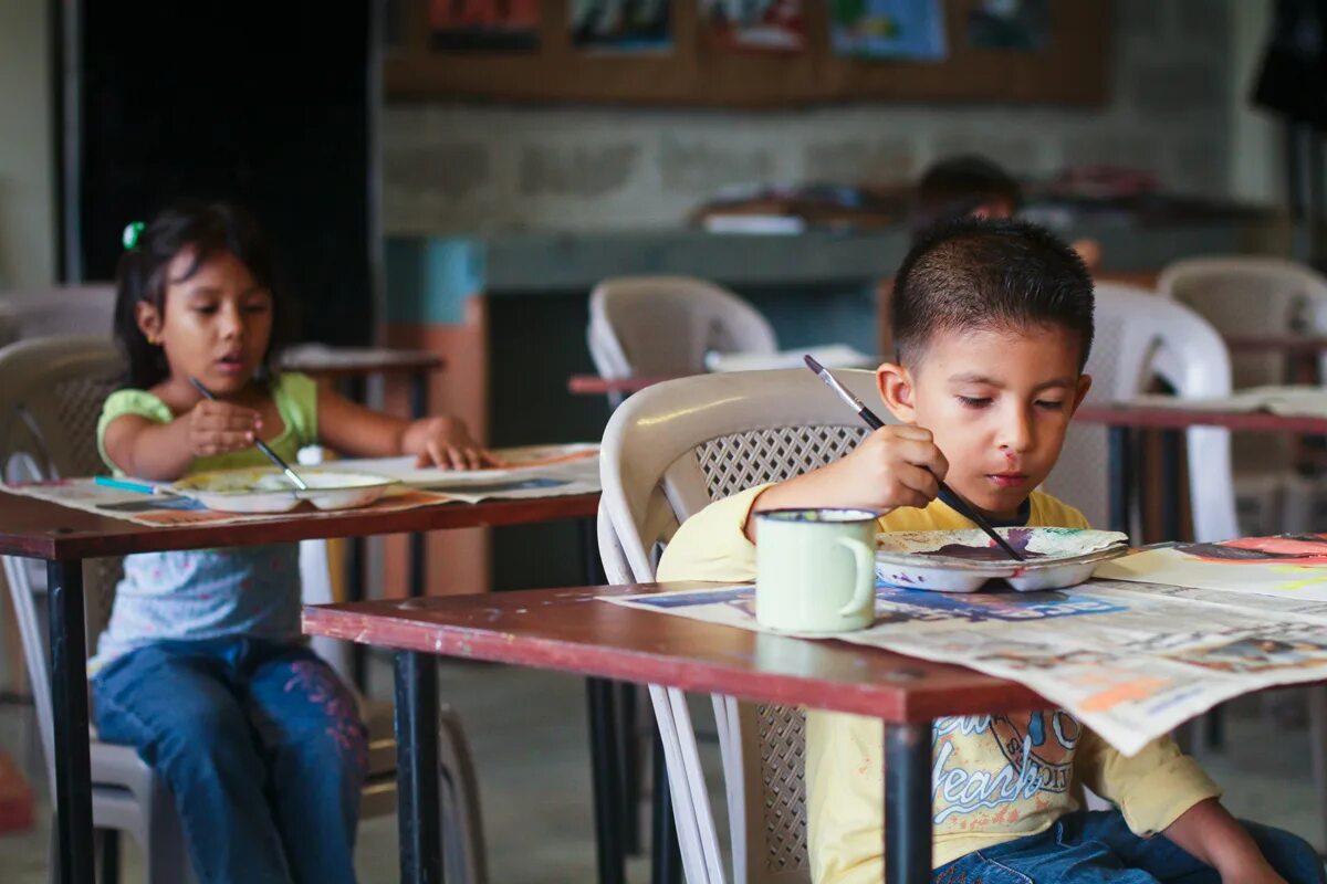 Poverty Ecuador. South American Kids. Ecuador Education problems. Social problem of Ecuador Education. Starving help