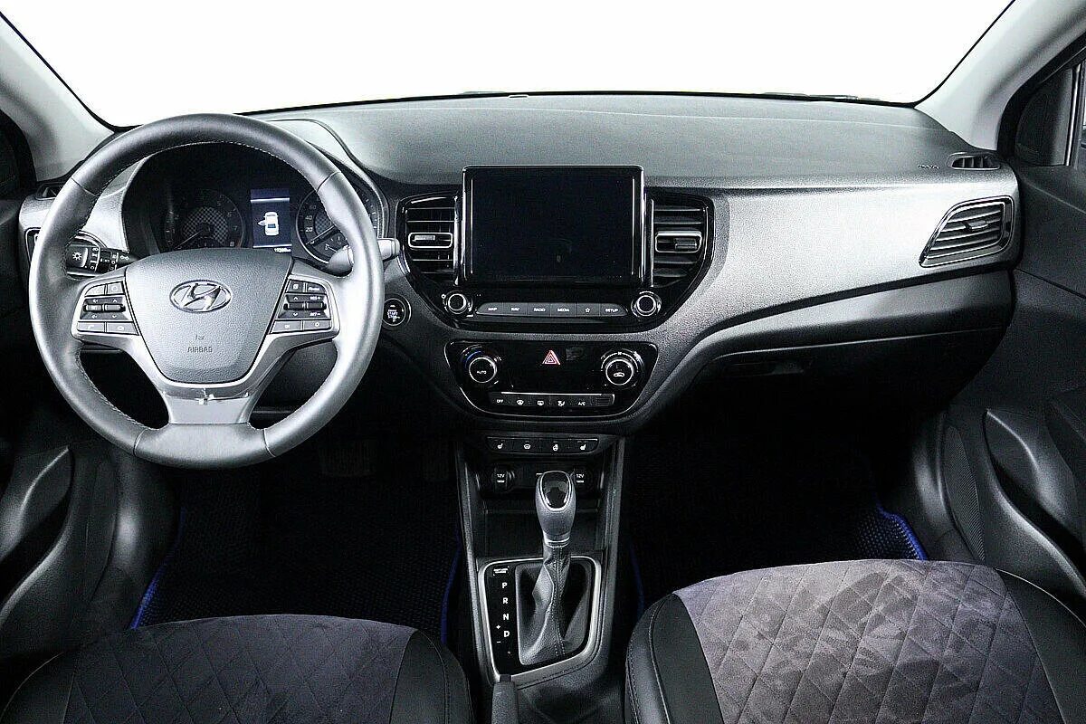 Солярис хс. Hyundai solaris hatchback 2014. Hyundai solaris 2015 салон. Хендай солярис 2022 салон. Hyundai solaris 2015.