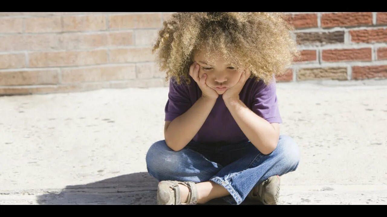 Пуховик адд для мальчика фото. Depressed kid ава. Мальчик в колпаке. Add дети. Add дети.