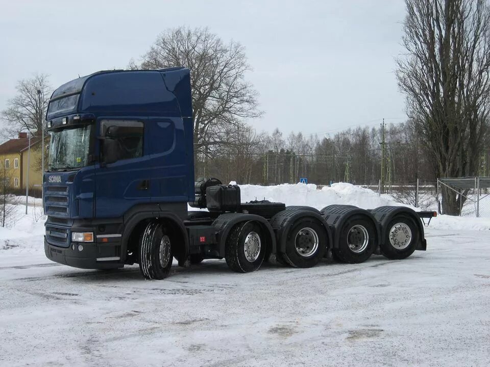 Скания r620 6х4. Scania 10x4 тягач. Четырехосный седельный тягач Скания. Скания тягач r620.