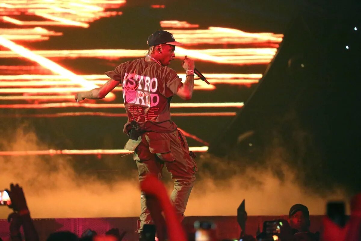 Travis Scott. Travis Scott 2018 Tour. Travis Scott Tour 2023. Трэвис Скотт бэкпэк. Cut the check travis scott