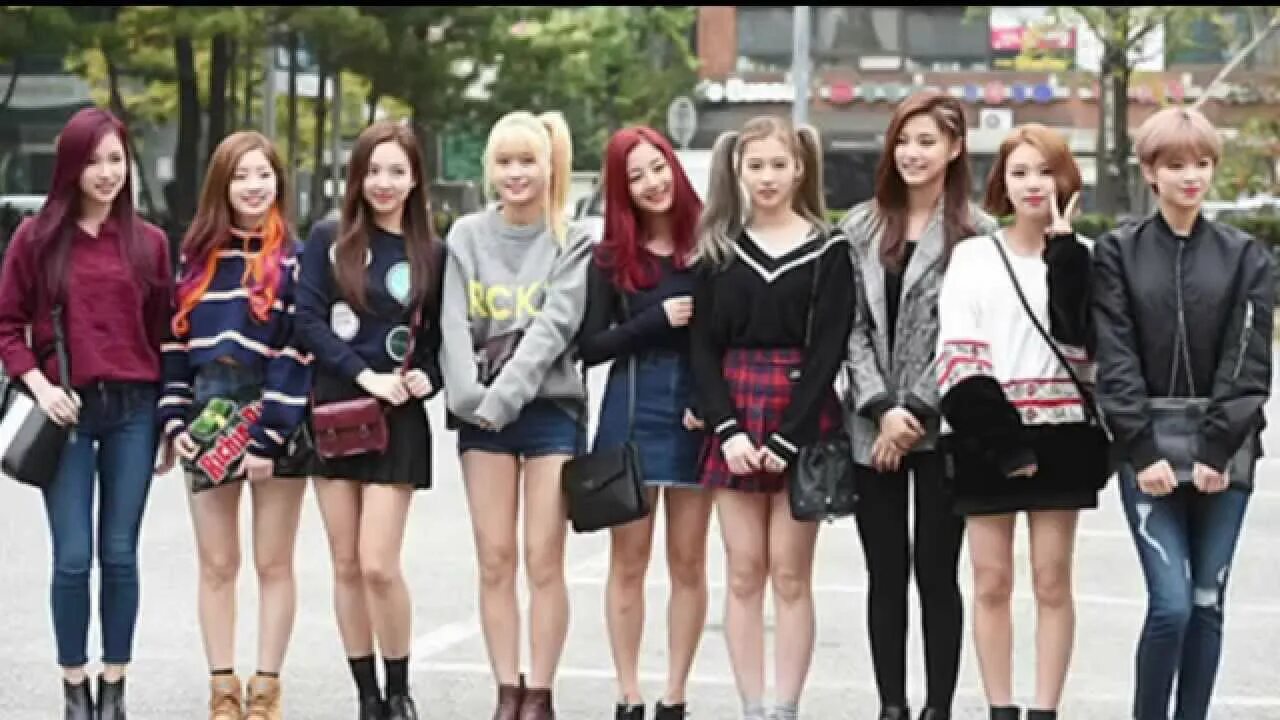 Группа twice 2020. Твайс. Дата дебюта твайс. Дата дебюта твайс. Твайс jyp.