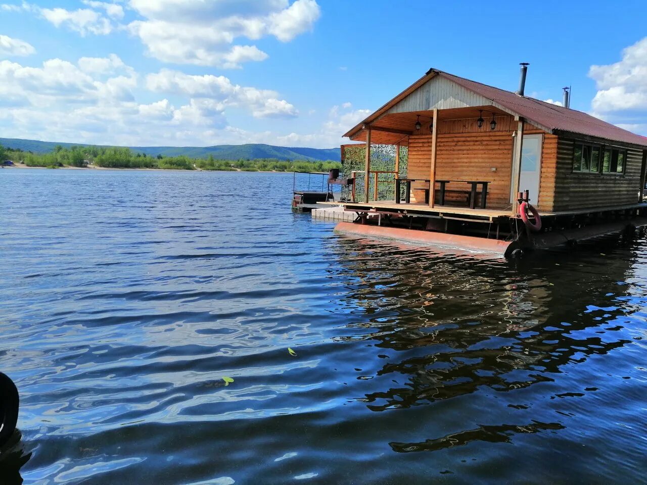 Плавучая баня белая Холуница. Баня на плаву Пирогово. Баня на воде белая Холуница. Баня на воде красная Глинка Самара. Русская баня на воде