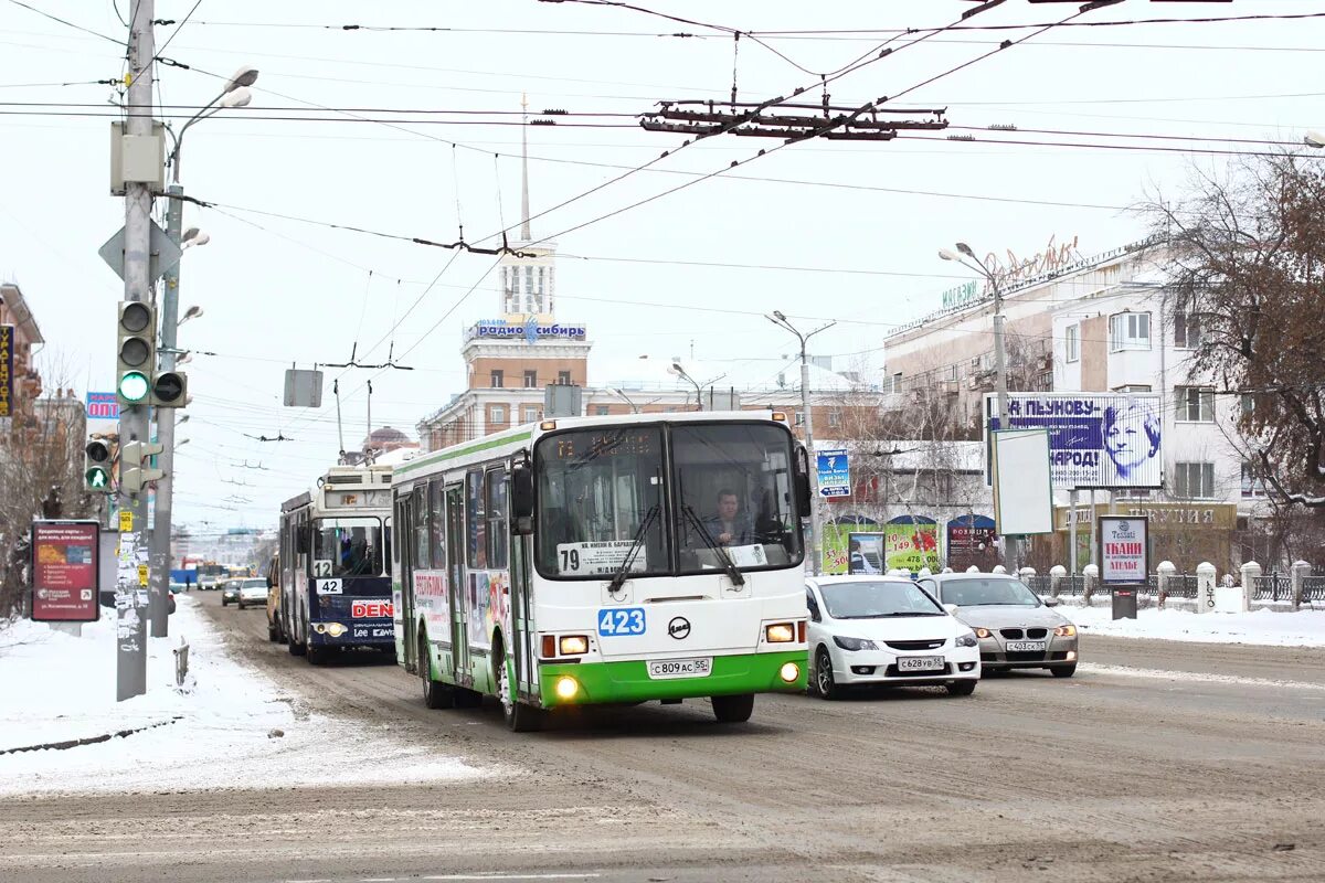 22 автобус омск остановки. Общественный транспорт Омск. Автобус ЛИАЗ 5256 45 Омск. Транспорт города Омска. Автобусы фото в Омске.