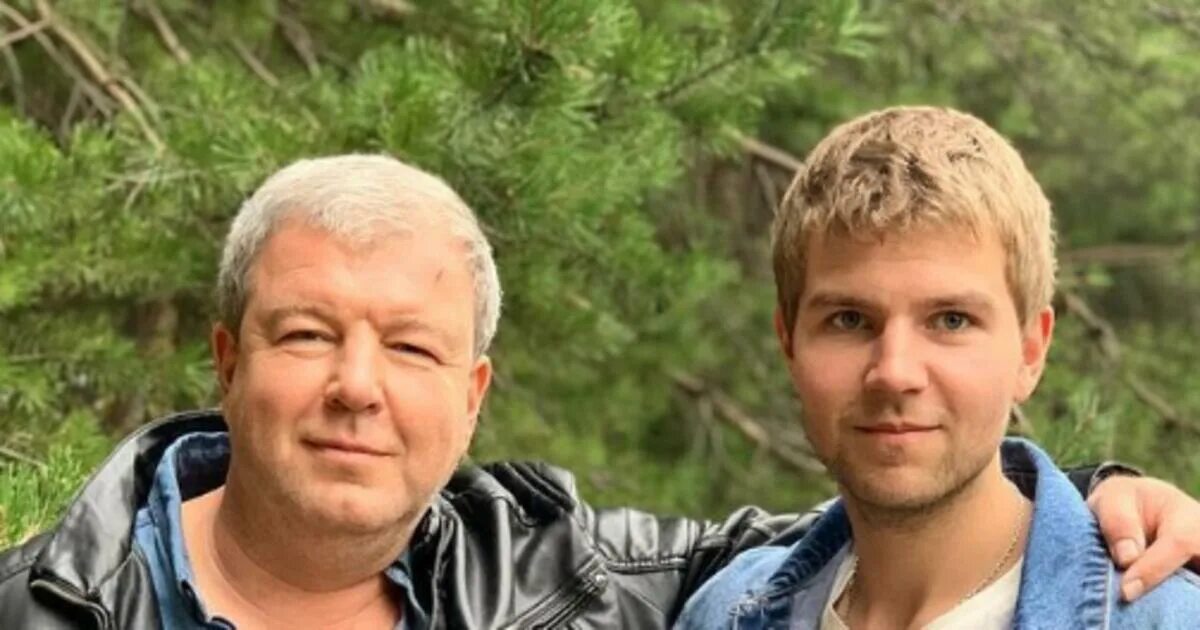 Робак чей сын. Робак семья. робак старший.