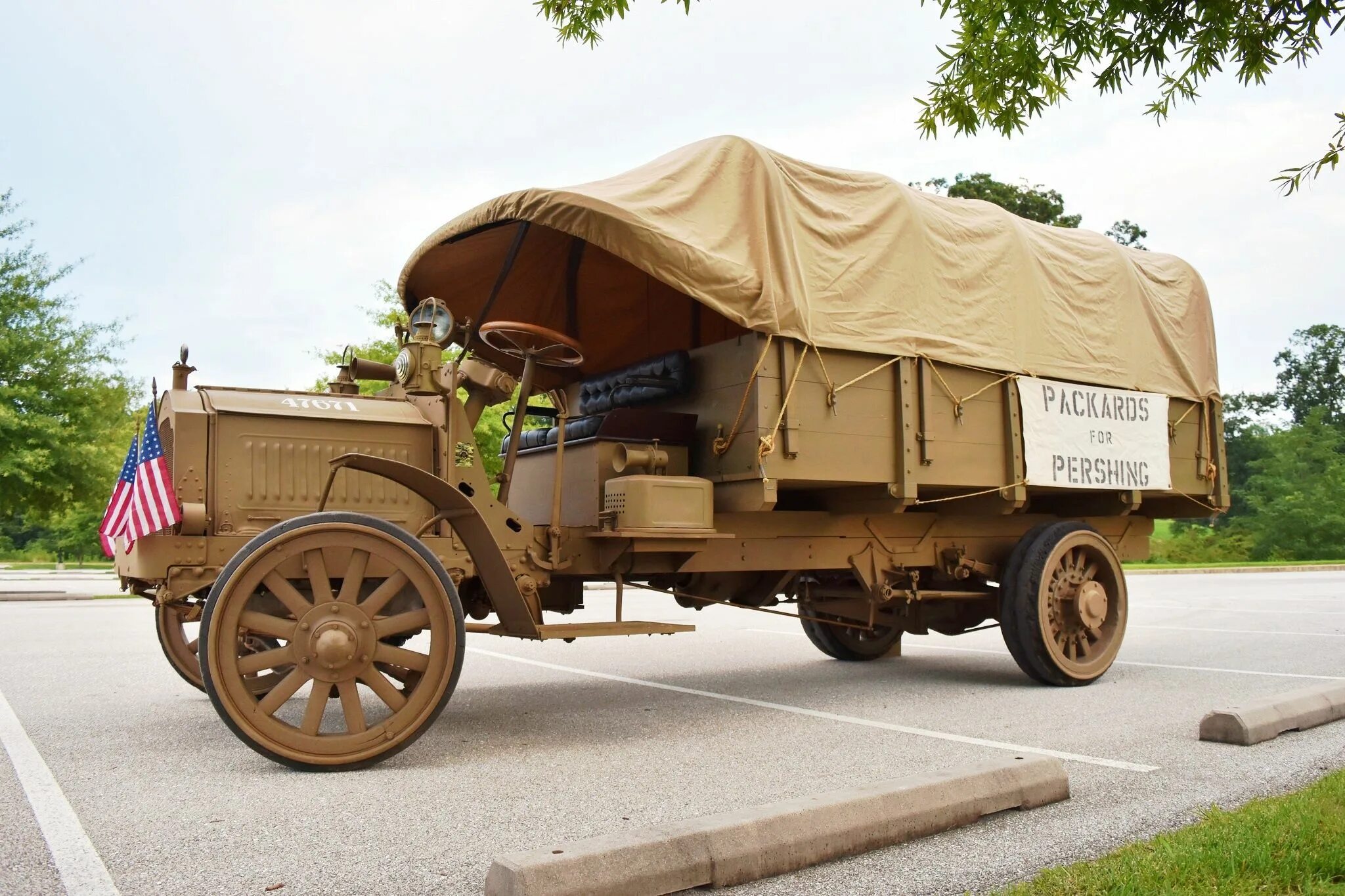 Автомобили первой мировой. Грузовик Паккард 1916. Ww 1 Trucks Packard. Паккард 1918. Автомобили первой мировой войны.